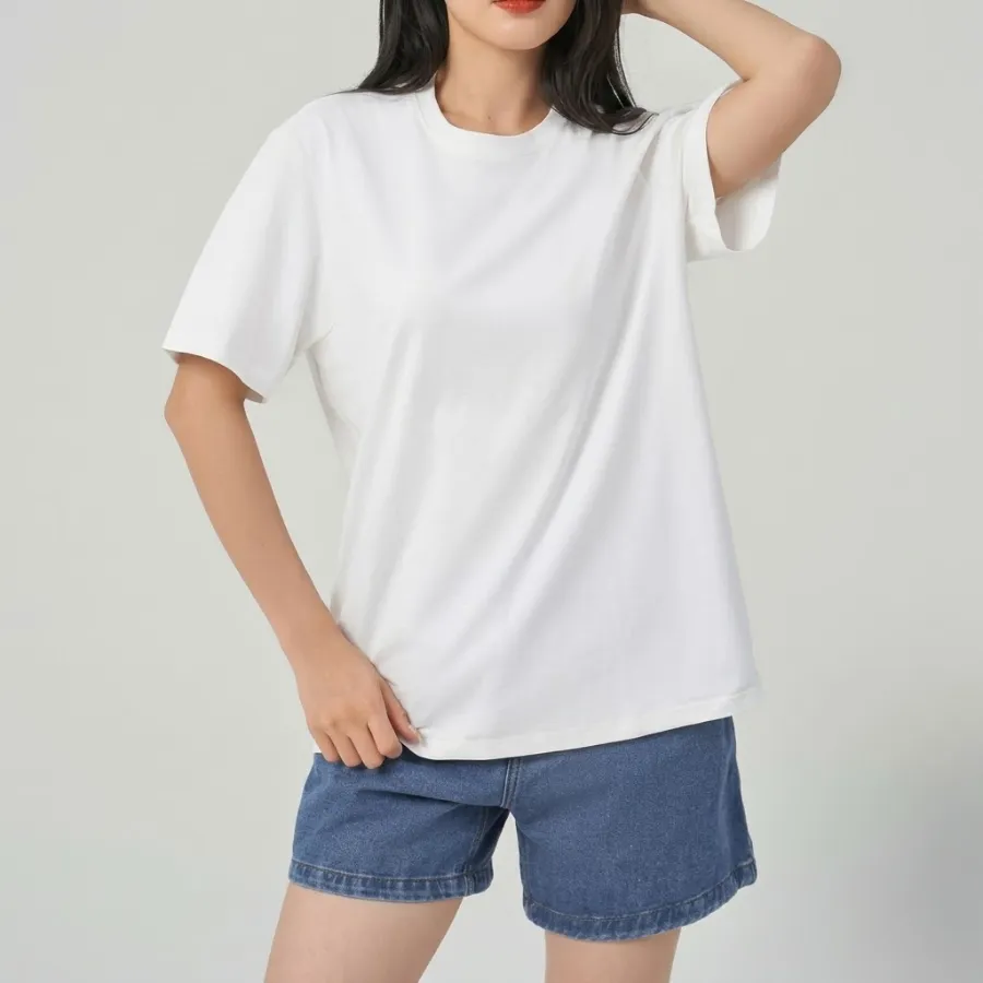 Áo phông nữ trắng trơn dáng suông rộng tối giản, thanh lịch Áo phông nữ trắng trơn dáng suông rộng tối giản, thanh lịch