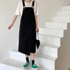 Áo phông và váy yếm